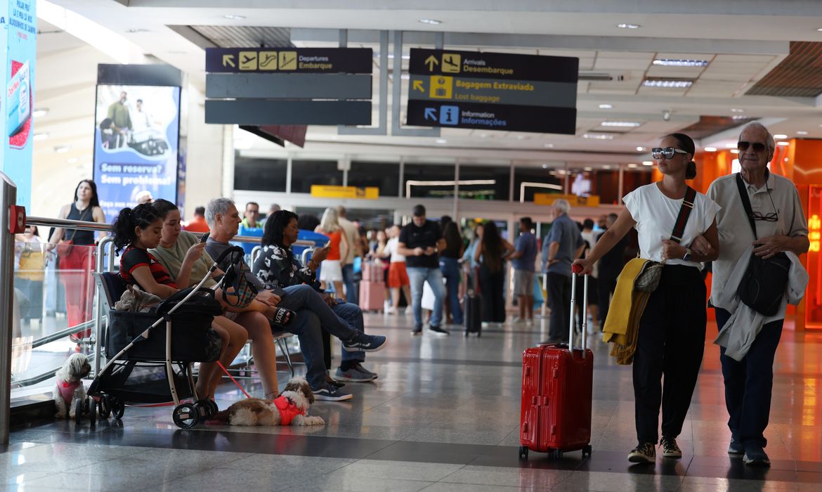 Aumento no pre&ccedil;o de passagens a&eacute;reas