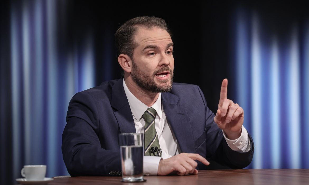 Governo defende regula&ccedil;&atilde;o da IA por n&iacute;vel de risco