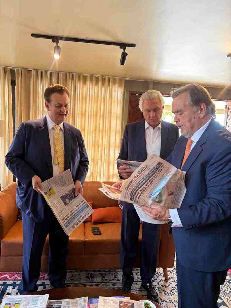 O pré-candidato à Presidência pelo PSD, Ronaldo Caiado, e o presidente nacional do partido, Gilberto Kassab, foram recepcionados pelo publisher do Correio da Manhã, Cláudio Magnavita, em almoço na Casa Correio da Manhã, em Brasília. O encontro também reuniu os colunistas políticos do jornal Paulo Cappelli, Rudolfo Lago e Tales Faria.