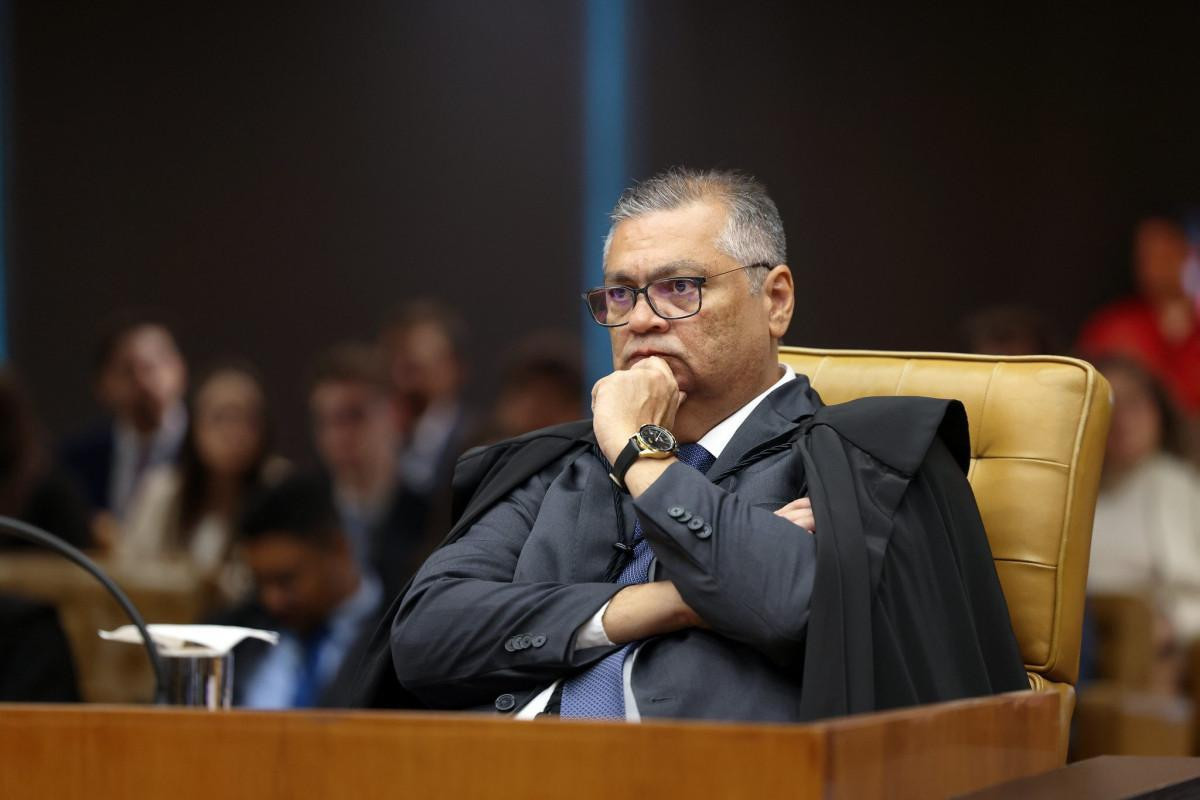 Flávio Dino marcou julgamento de Eduardo Bolsonaro para o dia 16