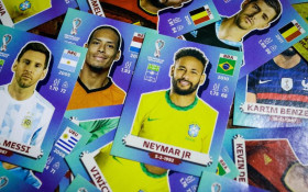 BRASILIANAS | Troca de figurinhas da Copa no P&aacute;tio Brasil