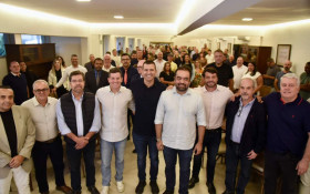 Ruas e Castro em reuni&atilde;o pol&iacute;tica em Petr&oacute;polis