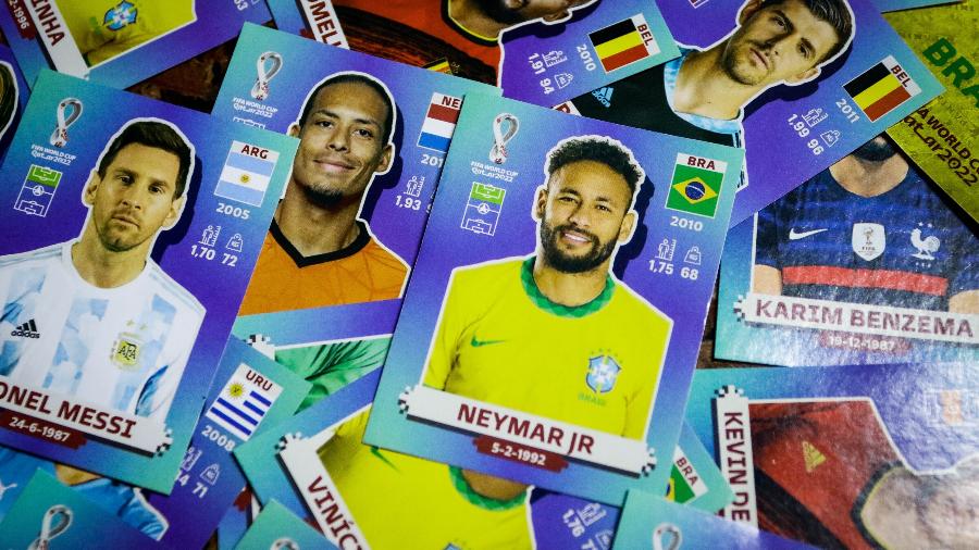 BRASILIANAS | Troca de figurinhas da Copa no P&aacute;tio Brasil