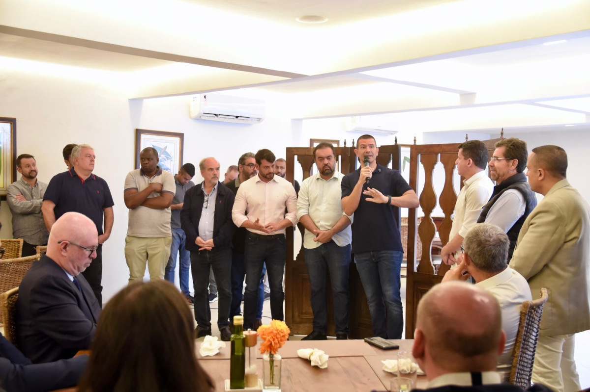 Reunião abordou propostas de Ruas e Castro para Petrópolis. Entre elas o fortalecimento do turismo e segurança, além de investimentos em infraestrutura