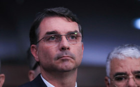Mesmo que sangre muito, tend&ecirc;ncia &eacute; Fl&aacute;vio ficar