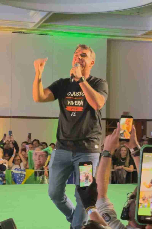 Fl&aacute;vio e o risco de cair do cavalo