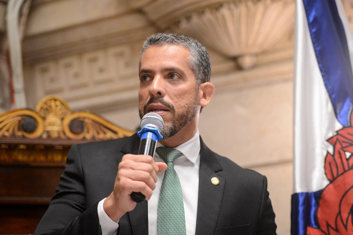 Coluna Magnavita | Amorim sai na frente para o TCE‑RJ