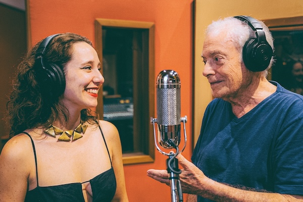 Ao lado do compositor