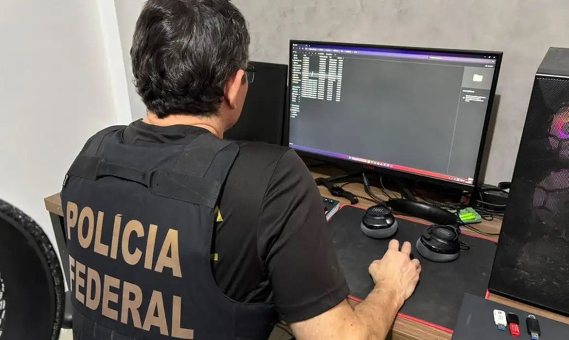 PF realiza opera&ccedil;&atilde;o contra divulga&ccedil;&atilde;o de conte&uacute;do racista
