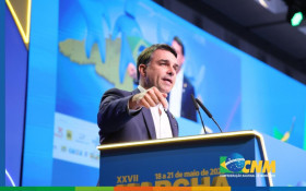 Vaias, aplausos e &aacute;udios: Fl&aacute;vio tenta conter crise do caso Master