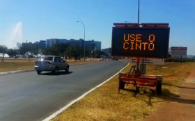 BRASILIANAS | Detran‑DF suspende edital de pain&eacute;is de orienta&ccedil;&atilde;o ap&oacute;s cr&iacute;ticas p&uacute;blicas