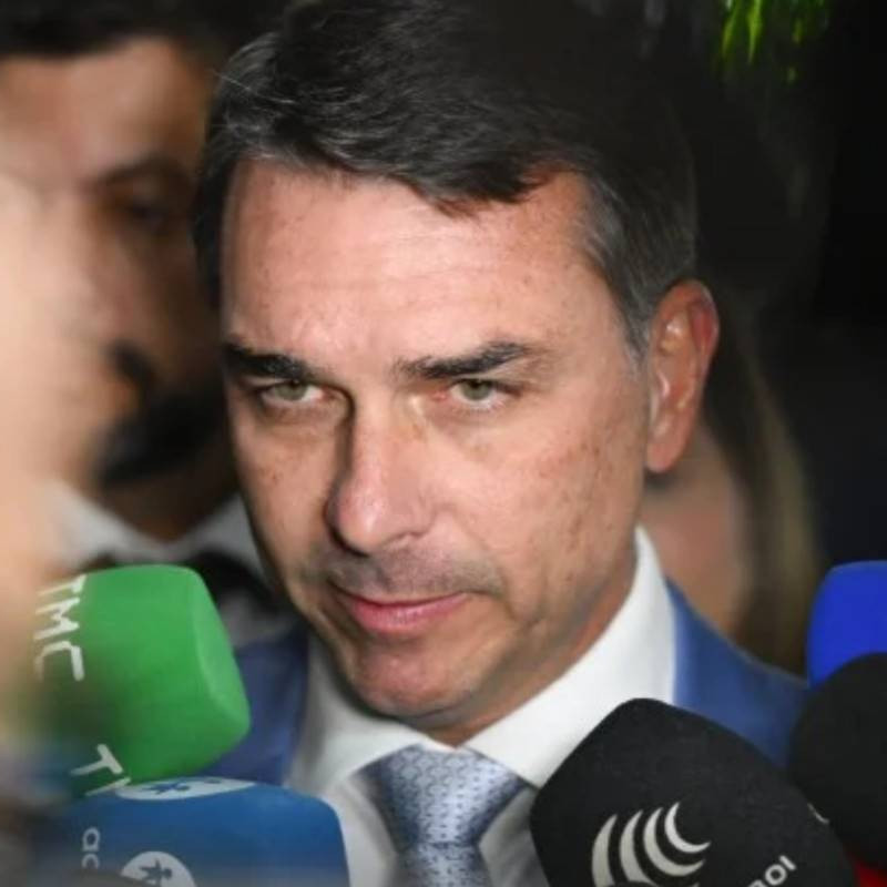 Flávio Bolsonaro que impedir Moraes de julgar ações sobre Daniel Vorcaro e o Caso Master