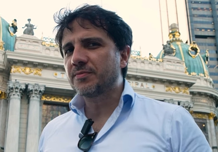 Renan Santos oficializa candidatura e faz ataques a Lula e Fl&aacute;vio