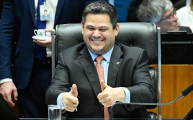 Em ano eleitoral, Congresso flexibiliza verba a munic&iacute;pios