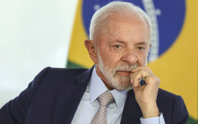 Sem apoio de empres&aacute;rios, Lula apostou no fim da 6 X 1