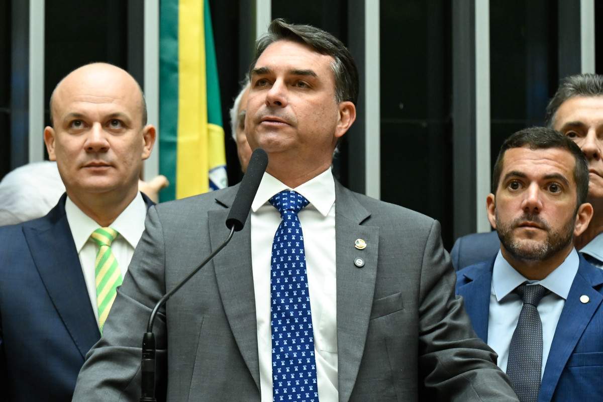 Estrat&eacute;gia de Fl&aacute;vio para estancar crise &eacute; defender CPI do Master
