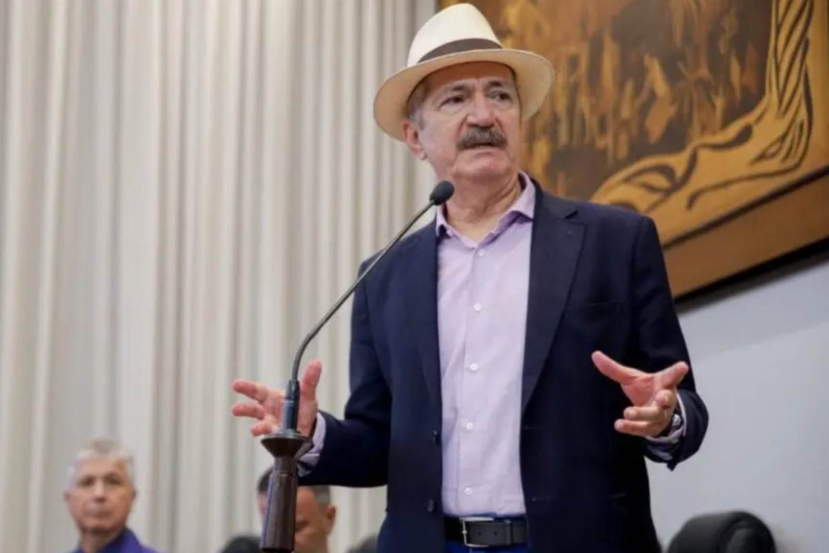 DC prepara expuls&atilde;o de Aldo Rebelo por cr&iacute;tica &agrave; escolha de Barbosa