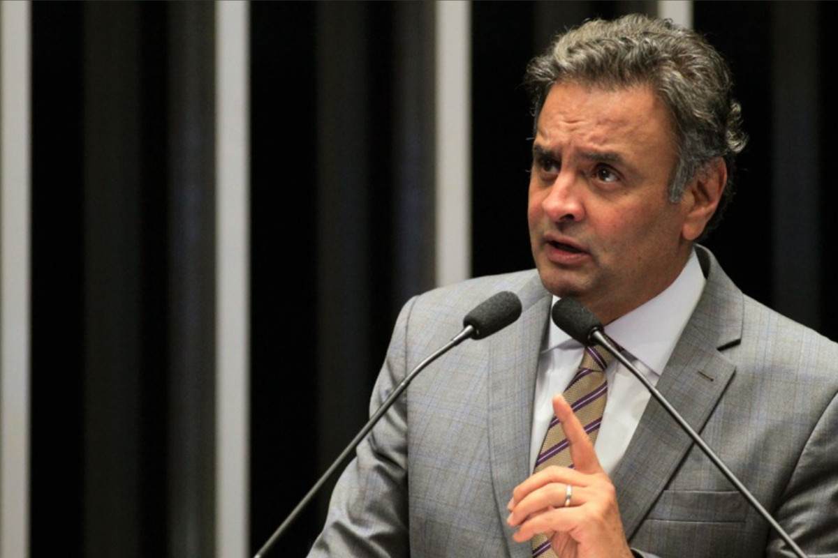 PSDB do RJ defende que A&eacute;cio Neves dispute a Presid&ecirc;ncia