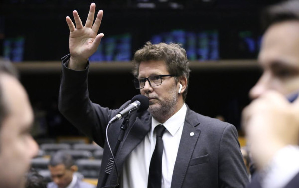 PF diz que M&aacute;rio Frias encabe&ccedil;a &lsquo;n&uacute;cleo pol&iacute;tico&rsquo; de organiza&ccedil;&atilde;o criminosa investigada