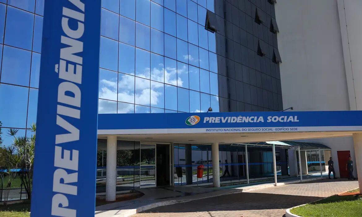 INSS inicia pagamento da 2&ordf; parcela do 13&ordm; nesta segunda
