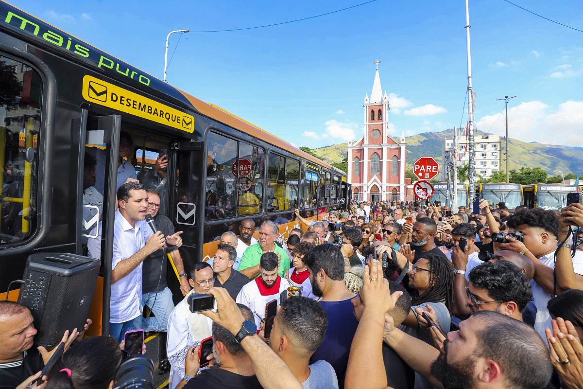 Zona Oeste ganha 100 novos &ocirc;nibus modernos