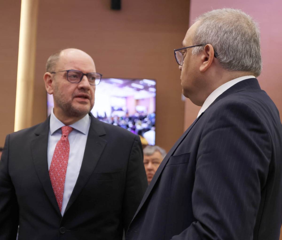 O desembargador Ricardo Couto com o presidente do TRF2, desembargador Luiz Paulo da Silva Araújo Filho