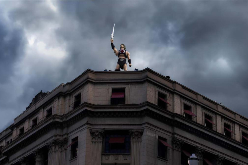 Atores de He‑Man invadem S&atilde;o Paulo em a&ccedil;&atilde;o do filme 'Mestres do Universo'