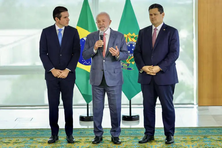 Para Motta, 6x1 no Senado precisa de conversa entre Lula e Alcolumbre