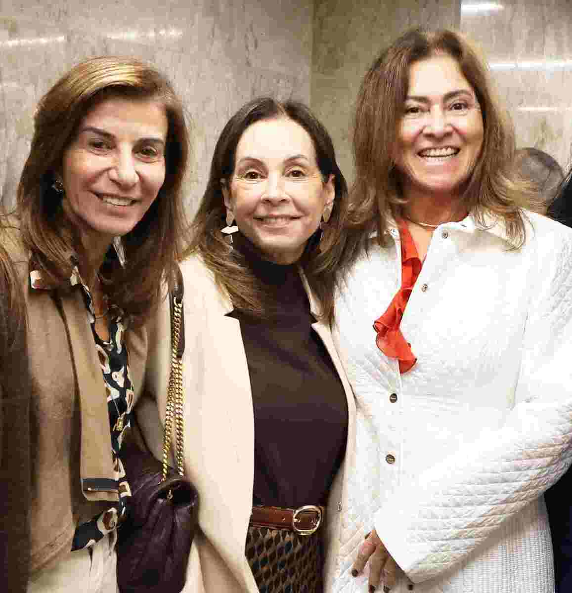 A desembargadora Jacqueline Montenegro com as juízas Valéria Pacha e Simone Nacif
