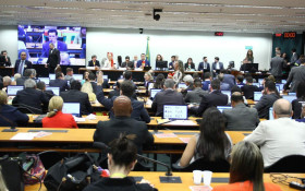 Comiss&atilde;o especial aprova fim da escala 6x1