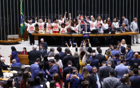 PEC do fim da escala 6X1 agora depende do Senado