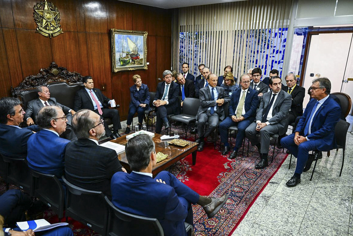 Alcolumbre promete tramita&ccedil;&atilde;o lenta de PEC