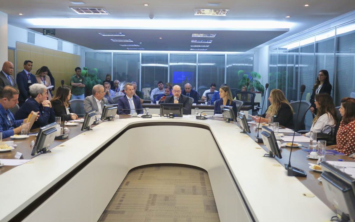Reunião do governador em exercício, desembargador Ricardo Couto, com os prefeitos, aconteceu no Palácio Guanabara