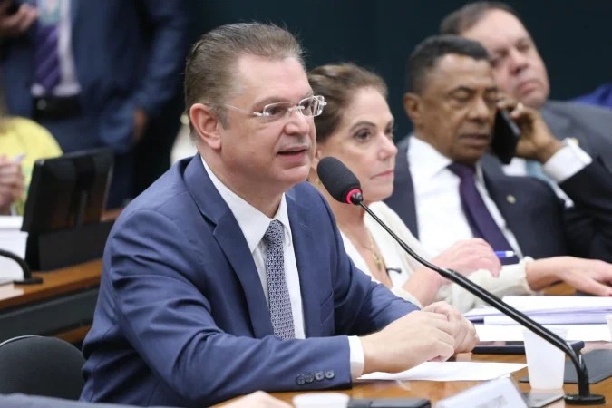 PL apoia fim da escala 6x1 e defende jornada 4x3 no Brasil