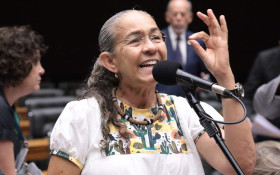 Helo&iacute;sa Helena denuncia "jogo de cena" em torno do Master