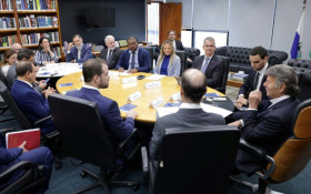Governo do DF fecha acordo com a Uni&atilde;o para salvar BRB
