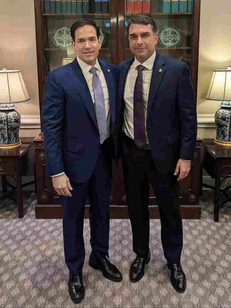 Flávio Bolsonaro encontrou-se com Rubio na quarta-feira