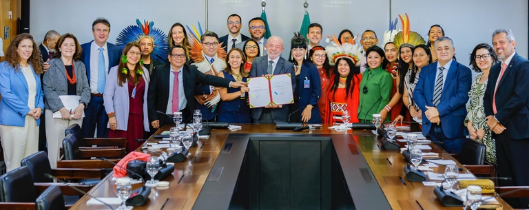 Lula sanciona cria&ccedil;&atilde;o da primeira universidade ind&iacute;gena federal