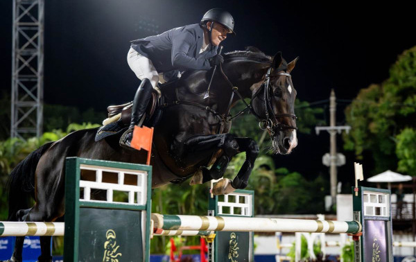 Coluna Magnavita | Artemus de Almeida vence o concorrido GP Santo Ant&ocirc;nio, na H&iacute;pica do Rio