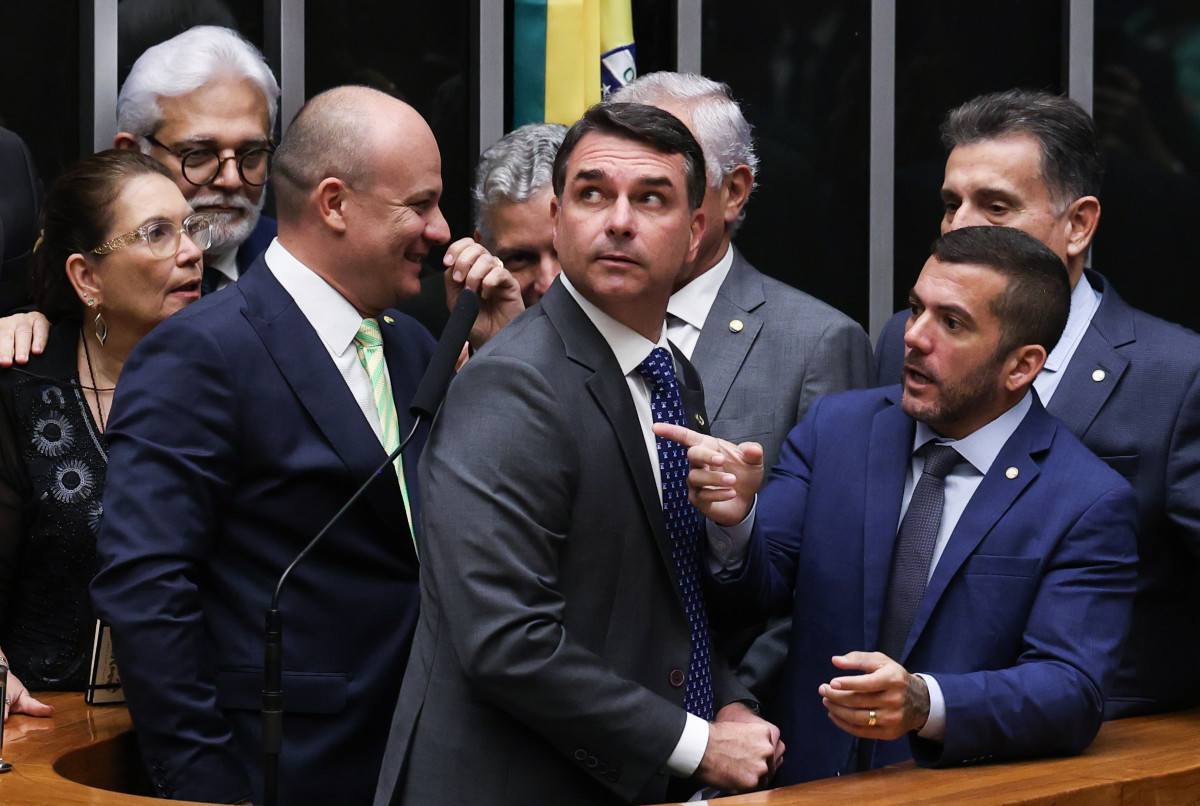 Caiado e Zema avan&ccedil;am e pressionam espa&ccedil;o de Fl&aacute;vio na direita