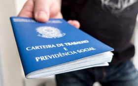 Confedera&ccedil;&atilde;o Nacional do Com&eacute;rcio apoia jornada flex&iacute;vel por horas, mas pede mudan&ccedil;as em PEC