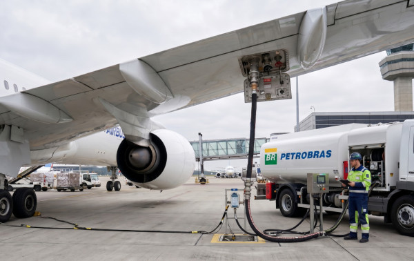 Petrobras reduz pre&ccedil;os do querosene de avia&ccedil;&atilde;o e do diesel