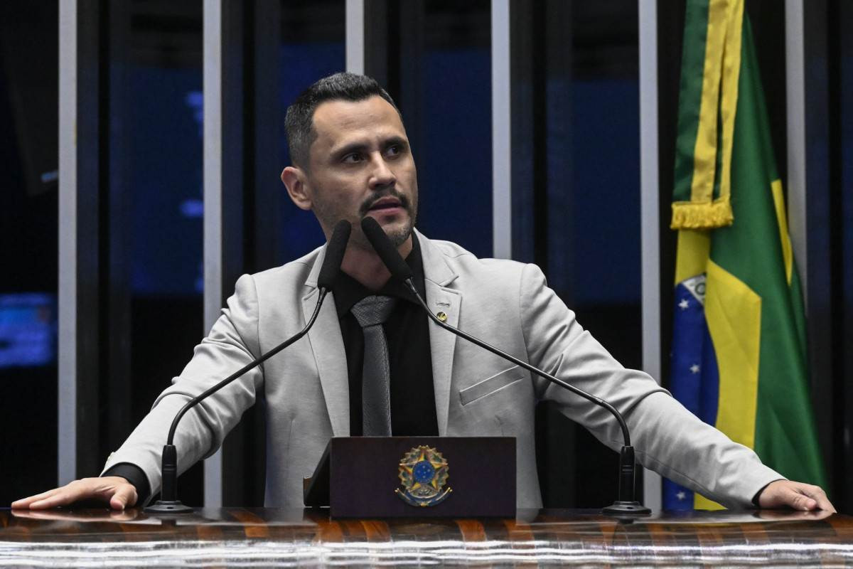 Fim da escala 6x1 n&atilde;o ir&aacute; direto para plen&aacute;rio, destaca Alcolumbre