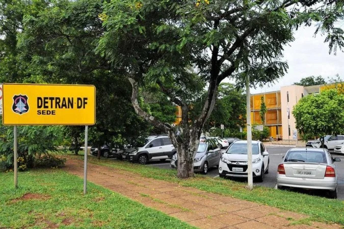BRASILIANAS | Detran, &oacute;rg&atilde;o que mais gasta com aluguel no GDF, planeja nova sede