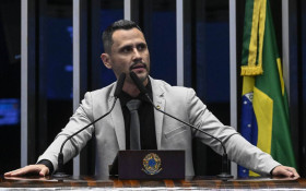 Fim da escala 6x1 n&atilde;o ir&aacute; direto para plen&aacute;rio, destaca Alcolumbre