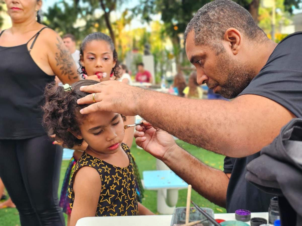 Samba na Pra&ccedil;a celebra anivers&aacute;rio de Mag&eacute;