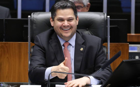 Senado define cronograma do fim da 6x1