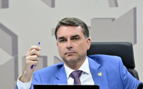 Fl&aacute;vio prefere mulher como vice e cita nomes do PL e aliados