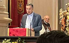 Coluna Magnavita | Barroso participa de missa em igreja de Lisboa