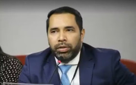 Coluna Magnavita | O prisioneiro bomba at&ocirc;mica